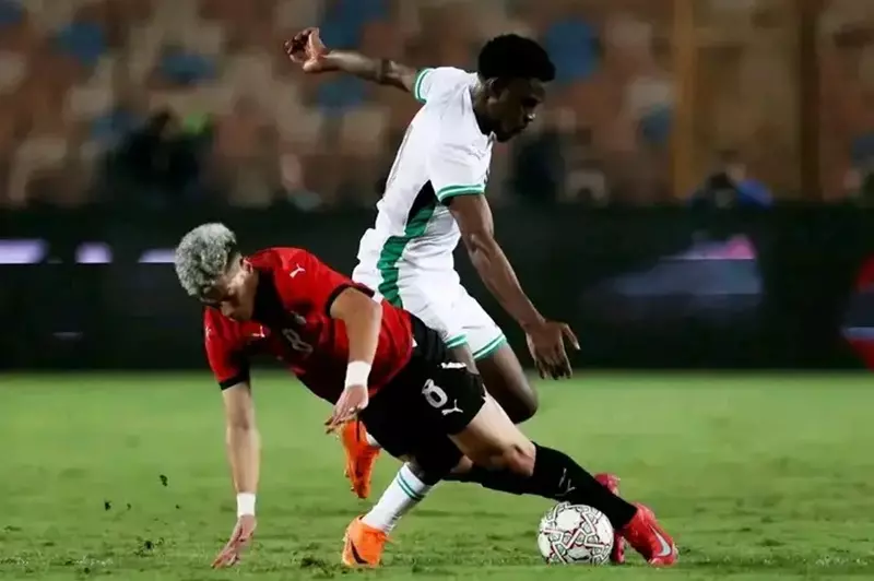 "زيزو تسبب في مشاكل للدفاع".. الصحف النيجيرية تشيد بأداء مصر بعد الفوز وديًا 